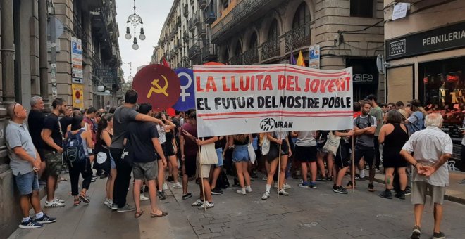Absolts els sis membres d'Arran jutjats per ocupar la seu del PP a Barcelona el 2017