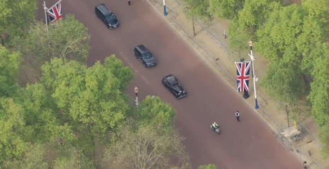Carlos III recibe en Londres condolencias por la muerte de Isabel II