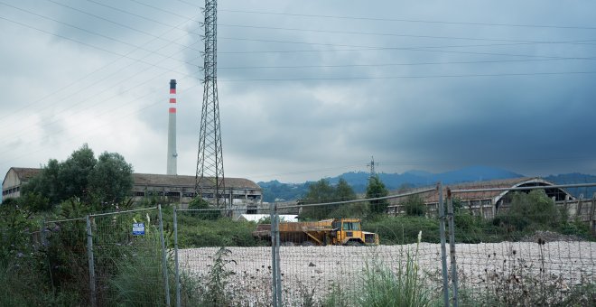 El Conceyu pola Transición Xusta sienta a los partidos para hablar de los baldíos industriales de Llangréu