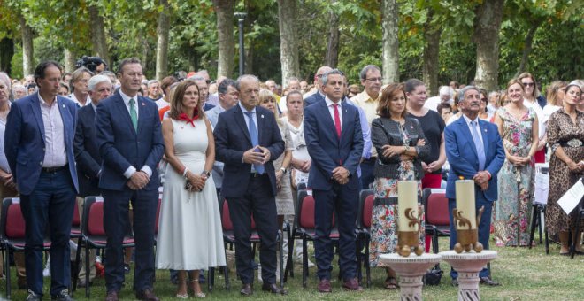 Cantabria pide a la Bien Aparecida por sus retos y la incertidumbre ante la guerra