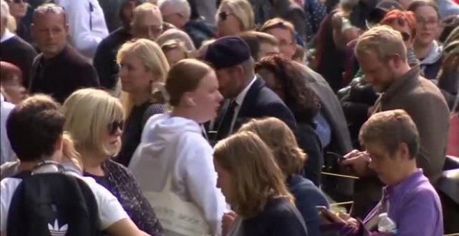 David Beckham espera trece horas de fila para despedirse de la reina