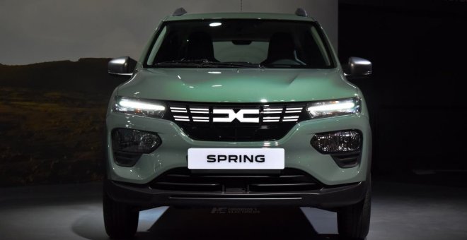 Así es en persona el nuevo Dacia Spring: el coche eléctrico más barato de España cambia su 'look'