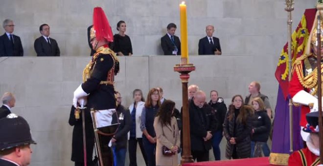 Más de 800.000 personas han visitado por la capilla ardiente de Isabel II