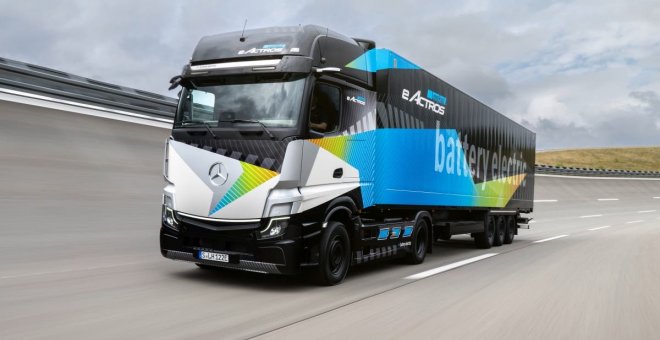 Mercedes-Benz presenta su camión eléctrico más avanzado: 500 km de autonomía y carga ultra potente