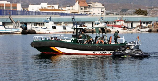 Los migrantes llegados en moto de agua se duplican en el Estrecho