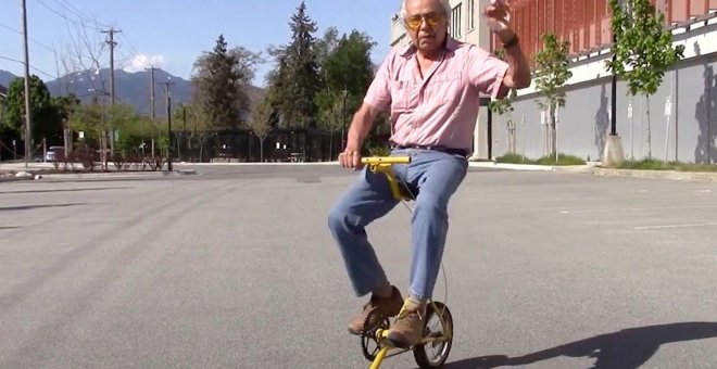 E Mouse, la bicicleta eléctrica con una rueda diminuta inventada por un hombre de 74 años