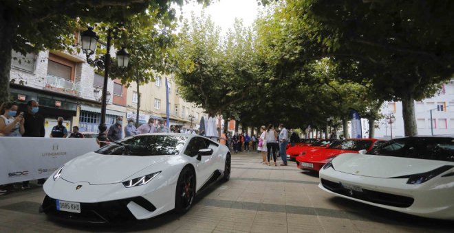 La feria '52 Supercars', con más de 50 coches deportivos, llega a Torrelavega