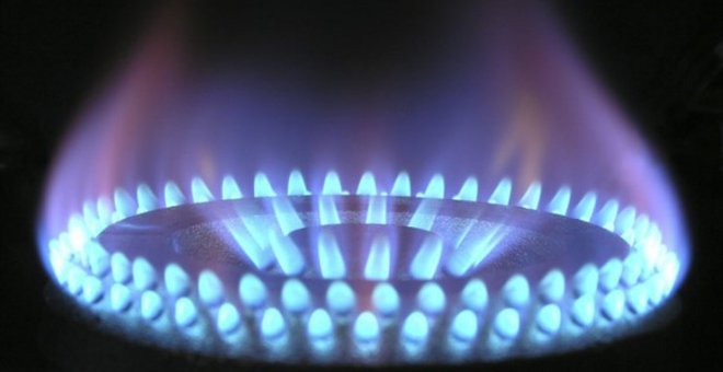 El Gobierno rebaja el IVA del gas natural al 5% hasta enero