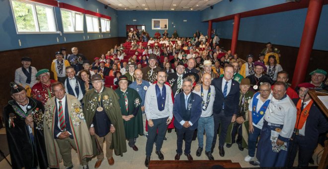 Revilla, Cofrade de Honor de la Cofradía del Bonito del Norte de Colindres