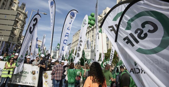 "El Gobierno ha pasado de considerar a los empleados públicos héroes a ningunearles"