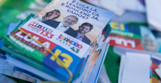 Los últimos sondeos dan a Lula la mayoría absoluta en las elecciones brasileñas de este domingo
