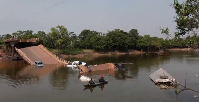 El derrumbe de un puente en Amazonas deja tres muertos y catorce heridos