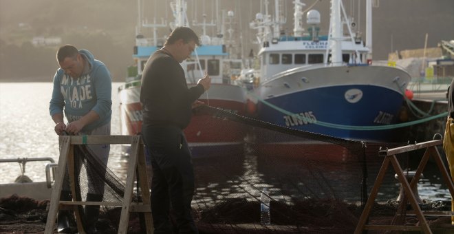 El sector pesquero se vuelca contra Bruselas por cerrar 87 caladeros con una superficie como la de Euskadi y Madrid