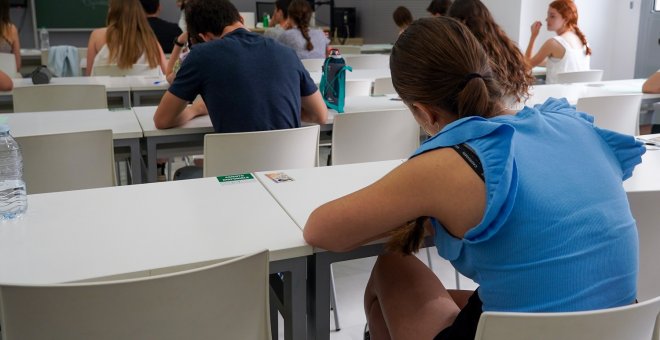 El nivel educativo en España mejora aunque duplica a la OCDE en el número de personas que no pasa de la ESO