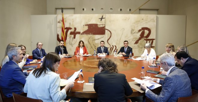 El Govern intenta mostrar unidad pero su futuro depende de las bases de Junts