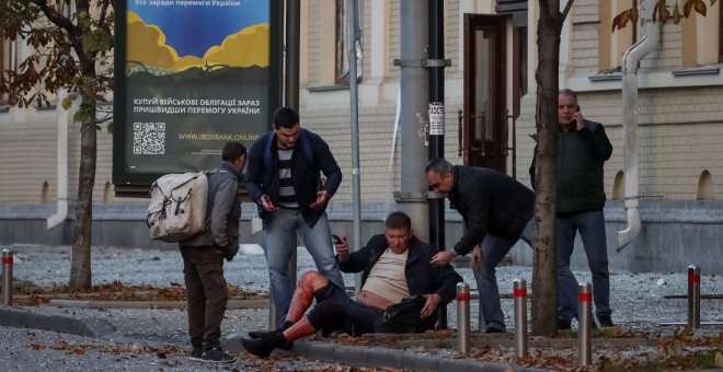 Fotogalería | Rusia siembra el terror en el centro de Kiev con sus bombardeos contra civiles