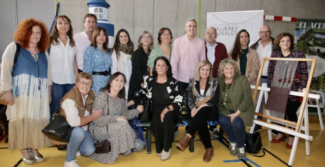 Zuloaga destaca el "compromiso" de las mujeres rurales y agradece "su capacidad de emprendimiento"