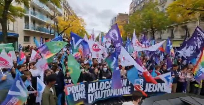La Francia Insumisa de Mélenchon sale a la calle en plena huelga de refinerías y a 48 horas de paros nacionales