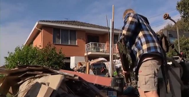 Miles de australianos vuelven a sus hogares para evaluar los daños tras las  inundaciones