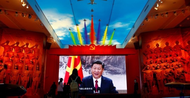 Xi Jinping refuerza su poder en China con más control social y sin soluciones concretas a la crisis