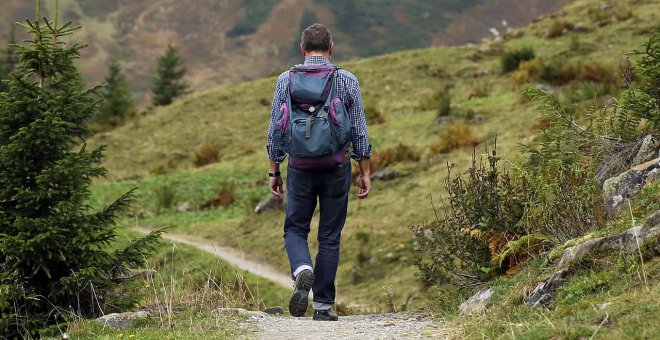 Caminar 10.000 pasos diarios es lo ideal, pero es de vital importancia cómo se realice dicha actividad física