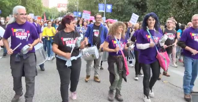 Miles de personas se manifiestan en Madrid en defensa de la sanidad pública