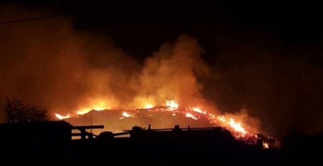 Bajan a siete los incendios forestales activos en Cantabria