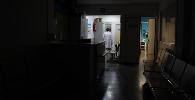 El nuevo plan de Ayuso para las Urgencias se estampa contra su propia precariedad y arranca sin médicos disponibles