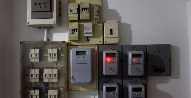 Las eléctricas 'maniobran' para impedir que los ciudadanos dejen el mercado libre