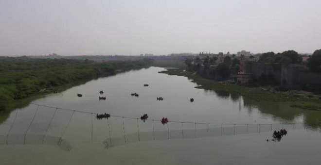 Nueve detenidos por la caída del puente de la India