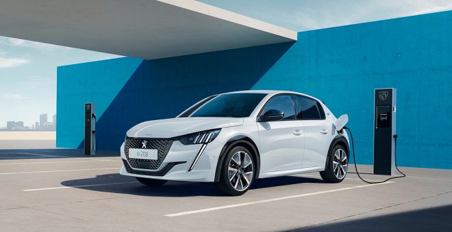 La versión con más autonomía y potencia del nuevo Peugeot e-208 eléctrico ya tiene precio en España