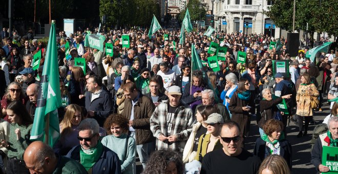 Más de 3.000 personas claman contra el protocolo de La Vega: "Luego diréis que somos cinco o seis"