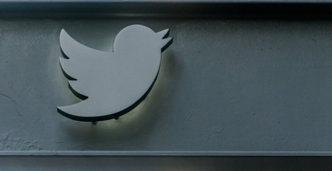 Twitter lanzará este lunes un sistema de suscripción que incluirá la marca de verificación azul