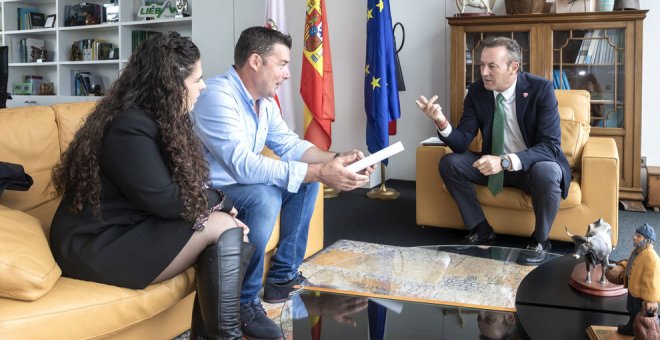 El Gobierno estudia acondicionar el camino rural que conecta con el puerto de Arria con fondos europeos