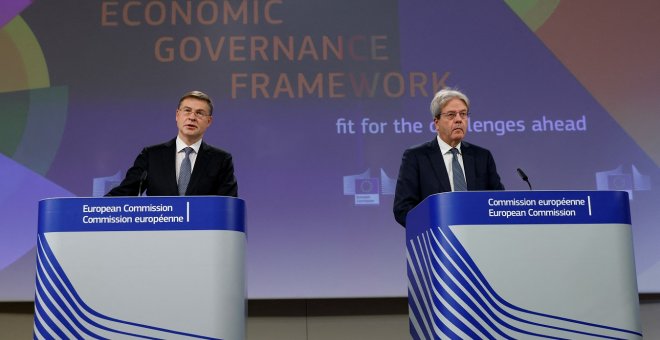 Bruselas propone dar más flexibilidad a los países para reducir su deuda y déficit públicos a cambio de más sanciones