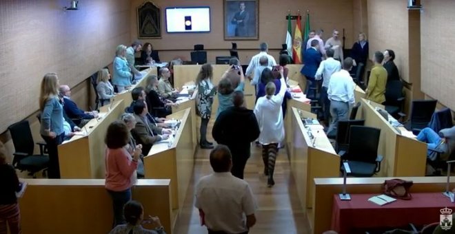 Una bronca entre concejales del PP y PSOE en El Puerto de Santa María (Cádiz) obliga a suspender el pleno