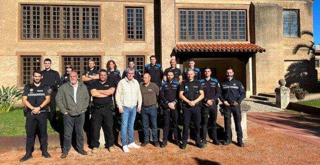 Agentes de las policías locales de Santander, Torrelavega, Camargo, Colindres, Castro y Noja participan en el curso de tiro en seco