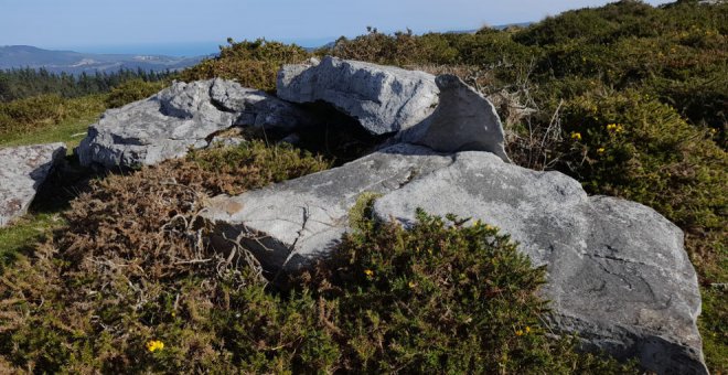 Cantabristas denuncia el lamentable estado de abandono del conjunto megalítico del Alto de Lodos