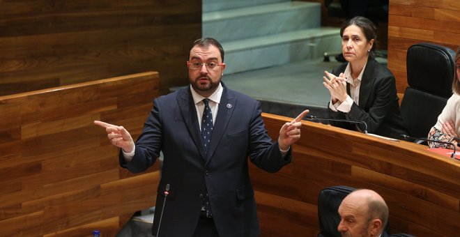 Barbón ningunea al PP y señala a Foro como la única alternativa al PSOE