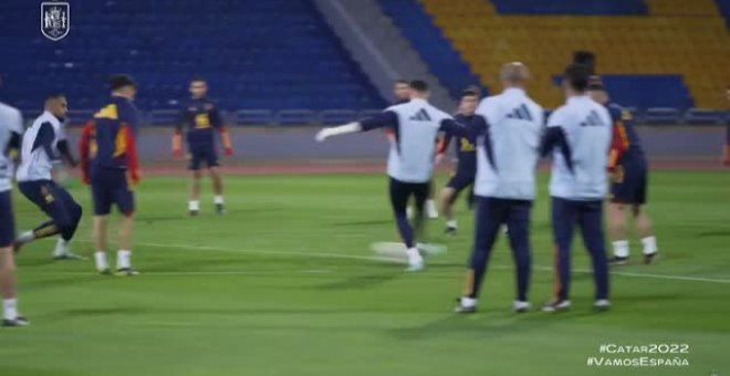 La selección española de fútbol se entrena en Amán preparando el partido de mañana ante Jordania