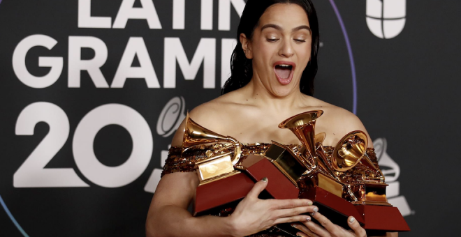 Rosalía arrasa als Grammy Llatins i s'emporta el premi al millor disc de l'any per 'Motomami'