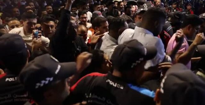 Peligrosas aglomeraciones en la fan zone de Doha antes de la ceremonia de inauguración del Mundial