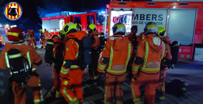 Evacuadas 76 personas por un incendio en un centro terapéutico en el municipio valenciano de Ador