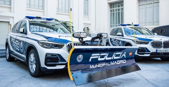La Policía de Madrid compra una quitanieves híbrida enchufable (y más eléctricos)