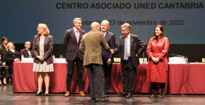 Revilla y Zuloaga ponen en valor "las oportunidades que ofrece" la UNED en la apertura del curso académico