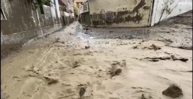 Un corrimiento de tierra causado por las fuertes lluvias golpea la isla italiana de Ischia