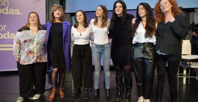 Montero pide un feminismo unido para frenar la violencia política machista arropada por más de mil personas