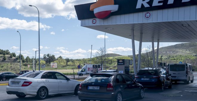 ¿Qué sucederá a partir de enero con la bonificación de 20 céntimos por litro de carburante?