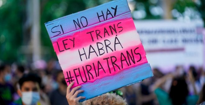 Organizaciones LGTBI anuncian movilizaciones contra las enmiendas del PSOE a la ley trans