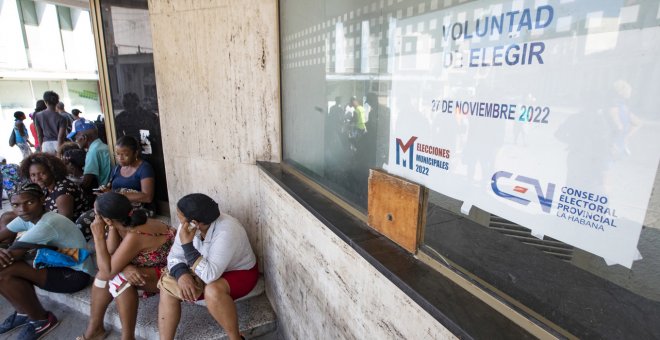 La abstención y los votos anulados acaparan las elecciones municipales en Cuba